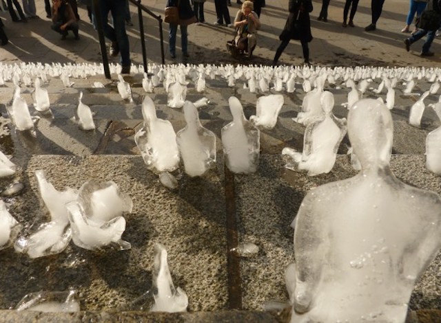 Army-of-Melting-Ice-Sculptures-5